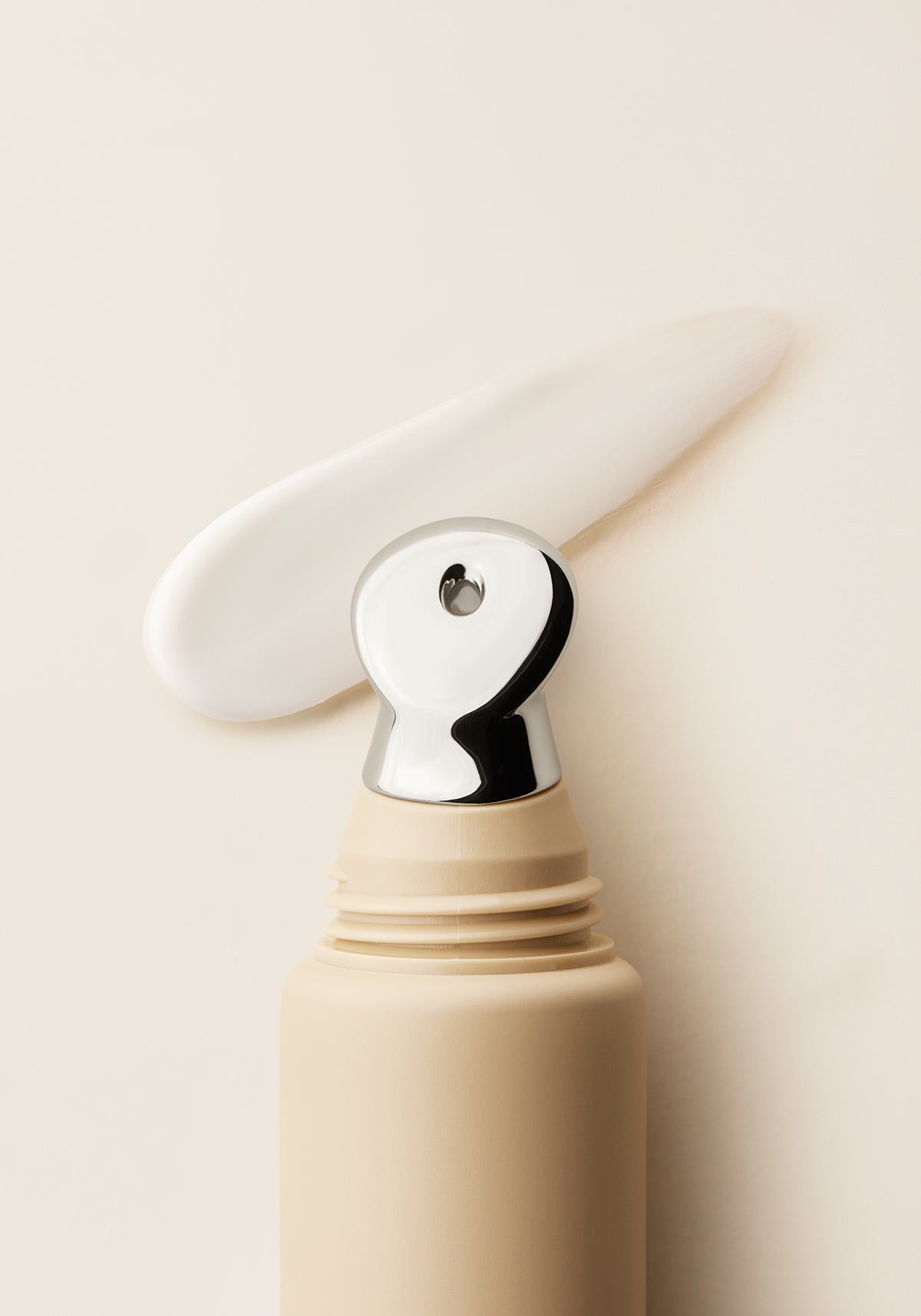 ブライテスト ディファイニングアイセラム